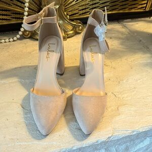 Lulu block heel Closed toe heels!